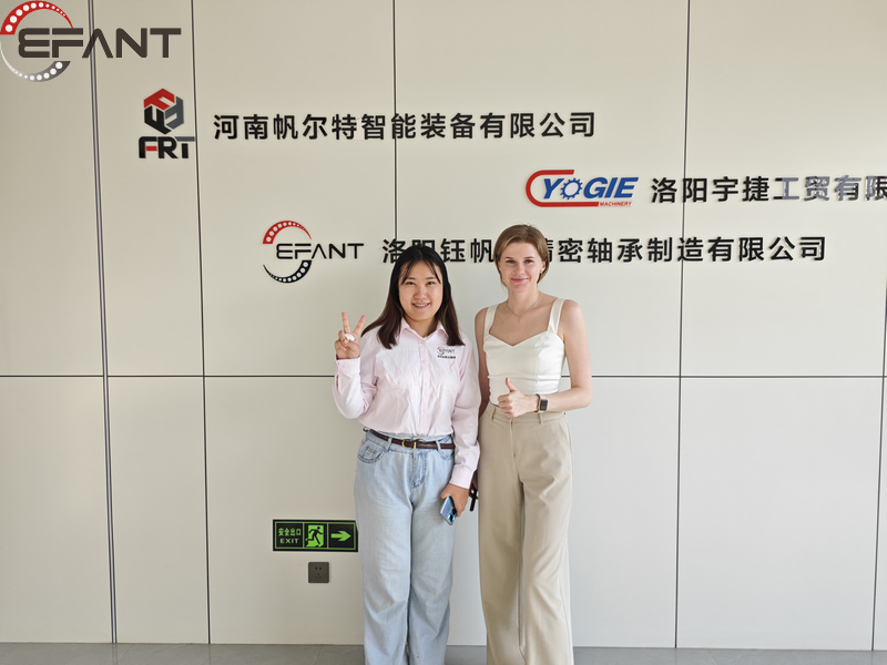 Welcome Slewing Bearing Customer To Visit EFANT Factory