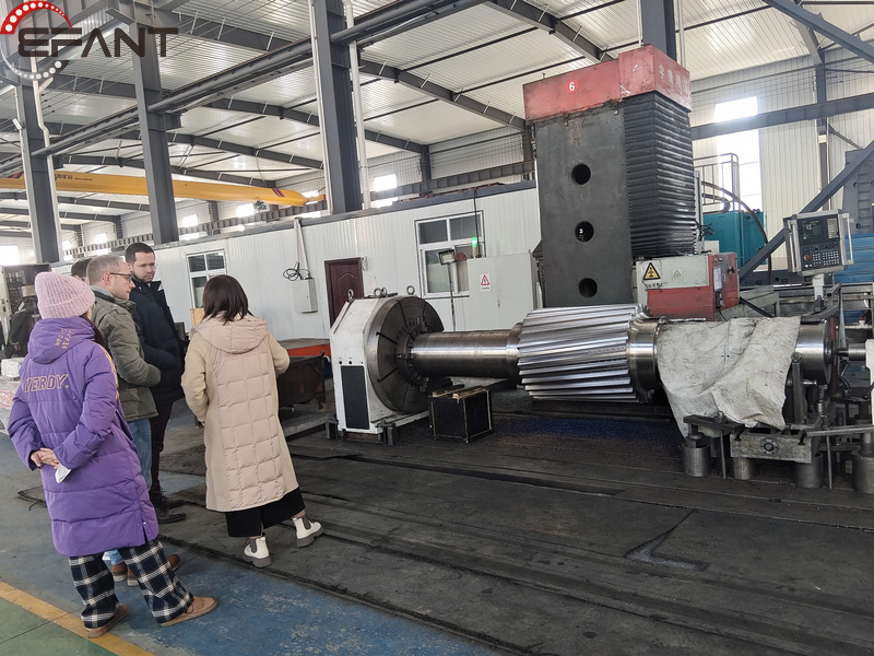 Welcome German customers to visit our factory