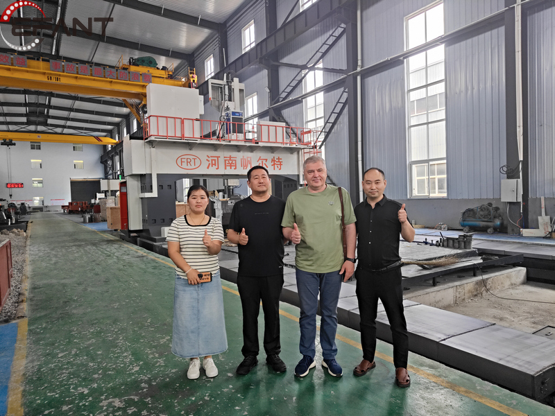 Welcome Belarusian customers to visit our factory