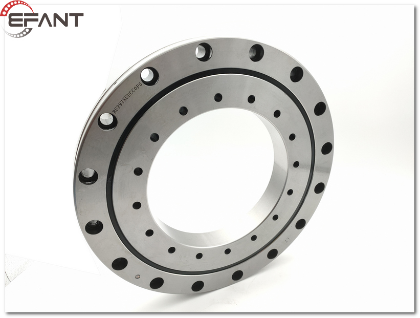 Five sets of RU297 crossed roller bearings ordered by Korean customers are in the process of initial grinding on the outer diameter!