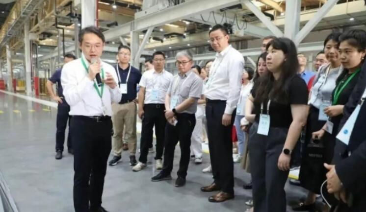 German Industrial Delegation Explores Collaboration Opportunities at Schaeffler Nanjing