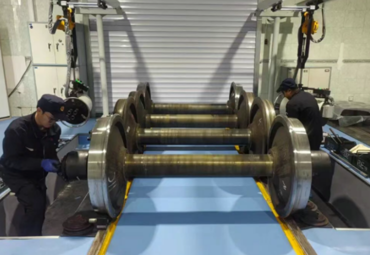 The bearing press-fitting room at the Hami Maintenance Workshop of Urumqi West Rolling Stock Depot has been officially put into operation