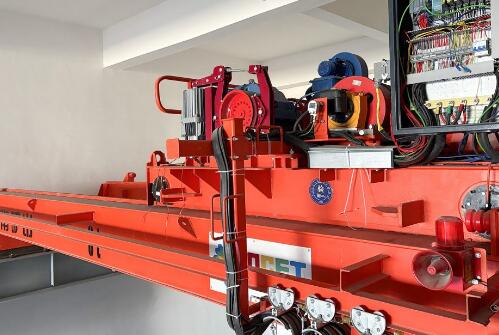 Intelligently Manufactured Automatic Grab Crane by Henan Mine Goes into Operation