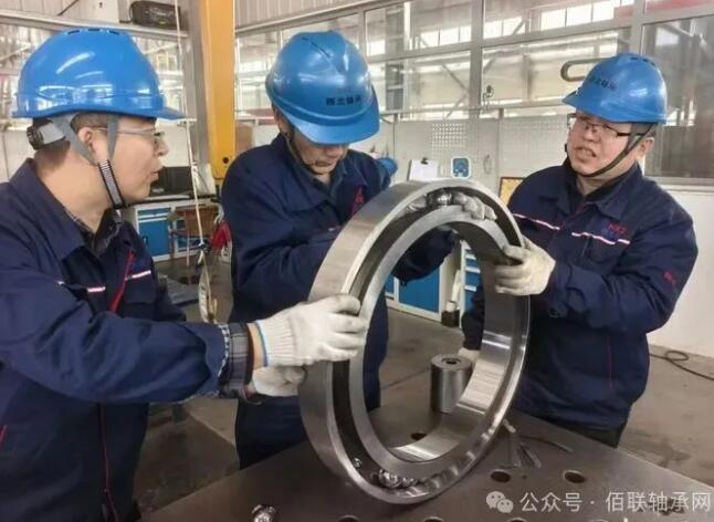 NXZ Finished Product Workshop Successfully Trials Production of New Super-Precision Large-Sized Angular Contact Ball Bearings