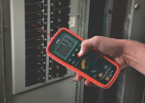 Multimeter Has Built-In IR Thermometer