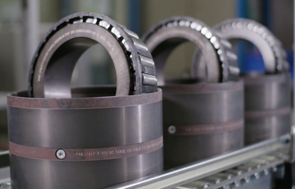 Rail bearings can achieve many times their basic rating life without compromising operational reliability