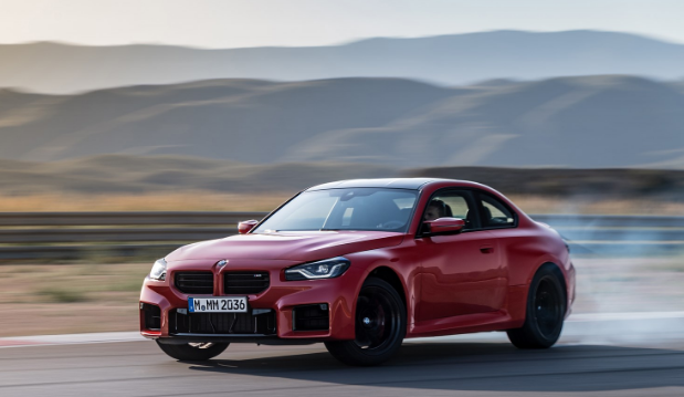 2023 BMW M2 Arrives with 453 HP, Manual Transmission