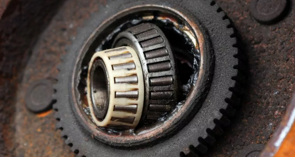 11 Clear Symptoms of Bad Wheel Bearing