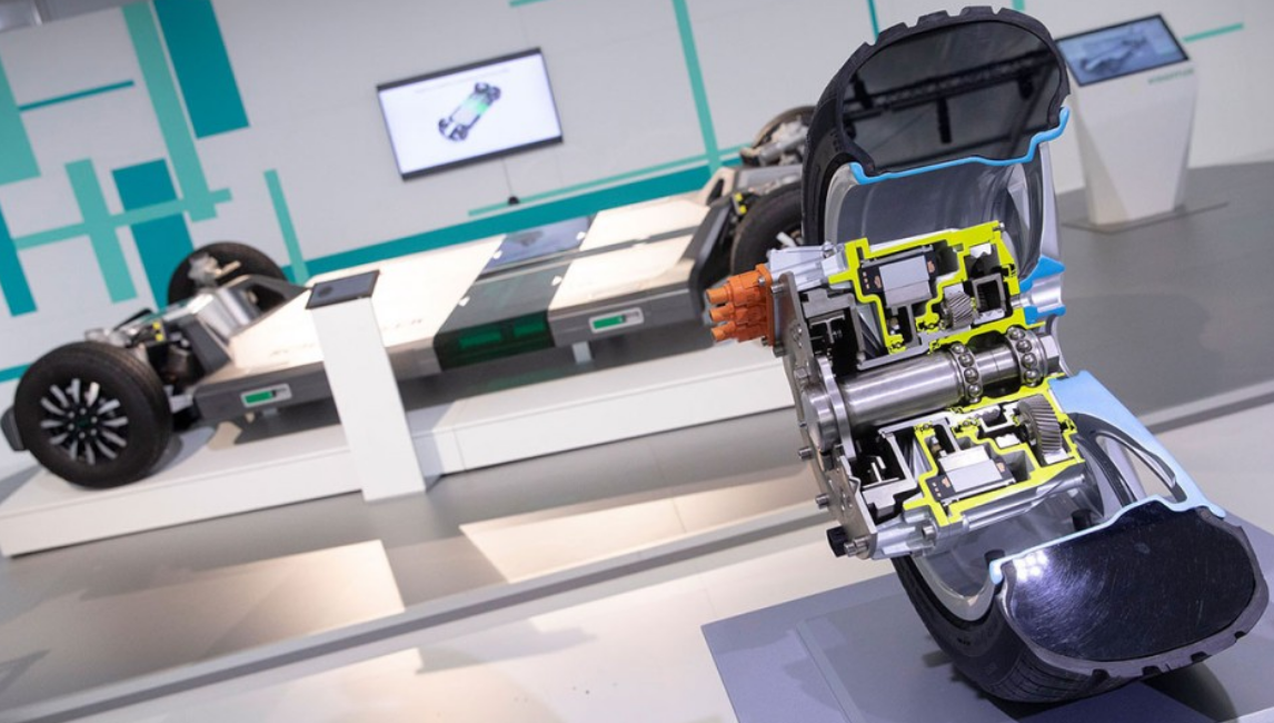 World premiere: Schaeffler electrifies municipal utility vehicles with in-wheel electric drives