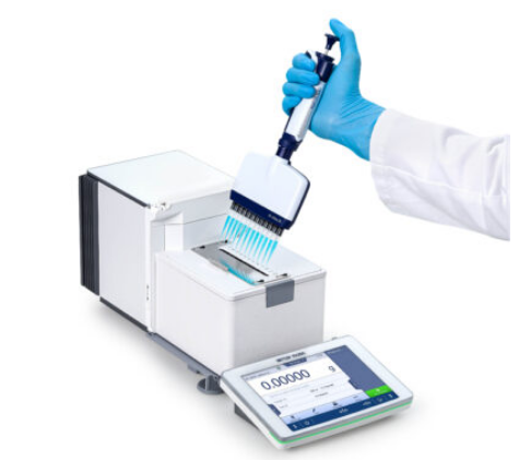 Multichannel pipette calibration balance