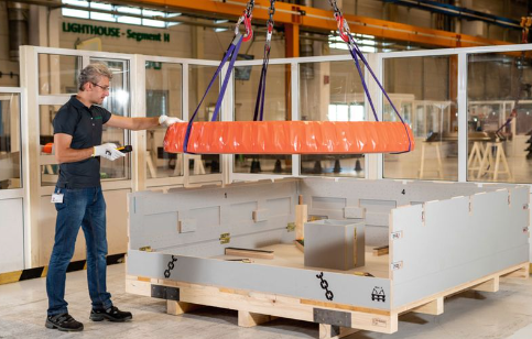 GPS-supported tracking in large size bearings logistics – Schaeffler expands smart box system