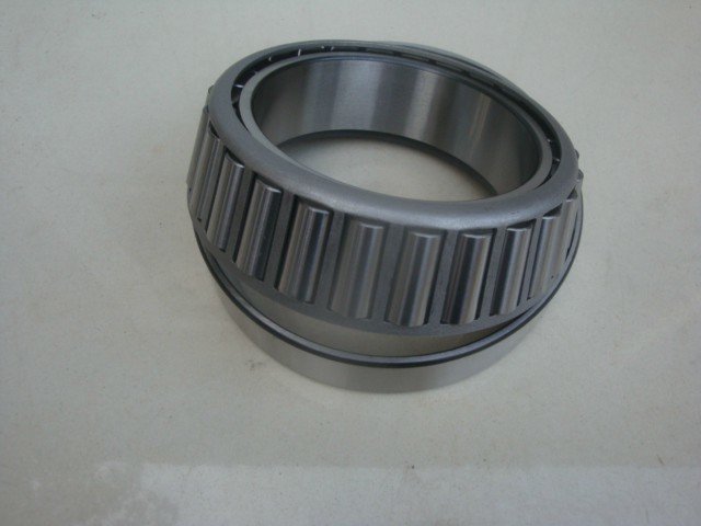 Tapered roller bearing 30221