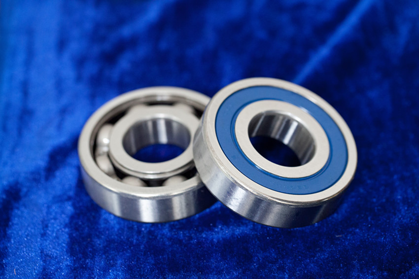 Auto bearings for Benz 6011