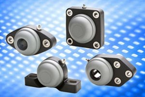 Flange mount shaft bearings self-align for consistent fit